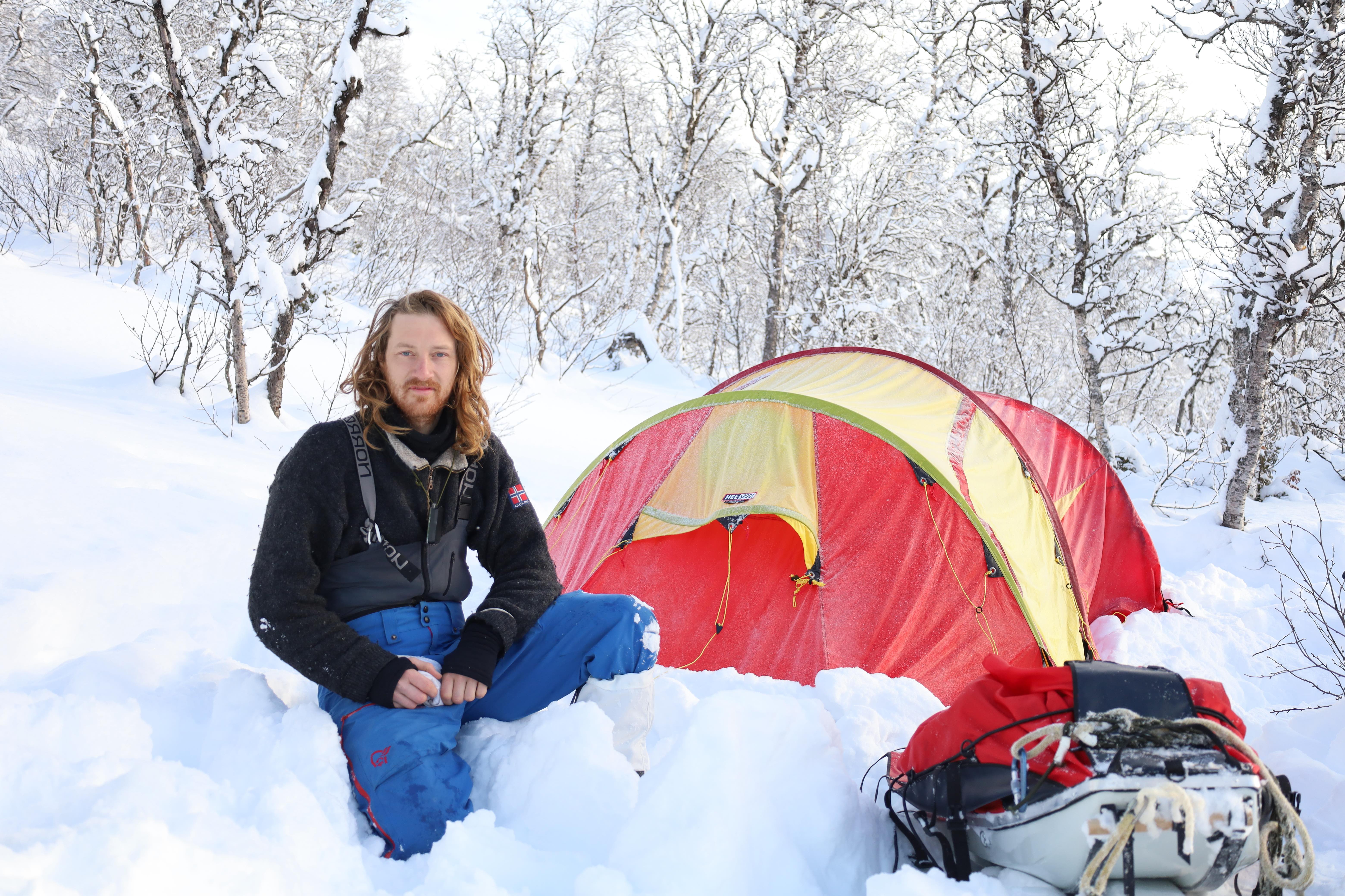 Solo Arctic Expedition pulling a 100kg sled